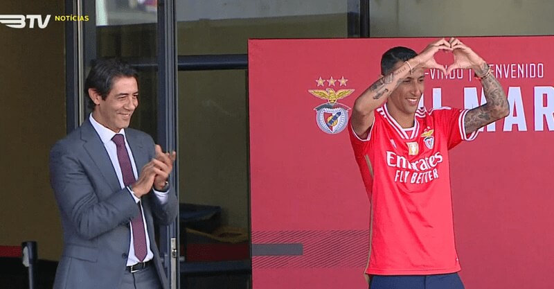Ángel Di Maria e Rui Costa na apresentação do argentino como reforço do Benfica.