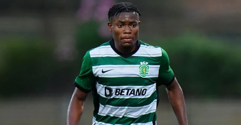 Fatawu, jovem jogador do Sporting que vai ser emprestado ao Leicester City.