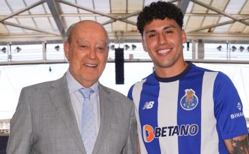 Pinto da Costa e Jorge Sánches, o novo jogador do FC Porto
