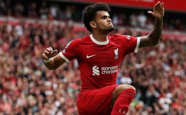 Luis Díaz celebra golo no Liverpool-Bournemouth