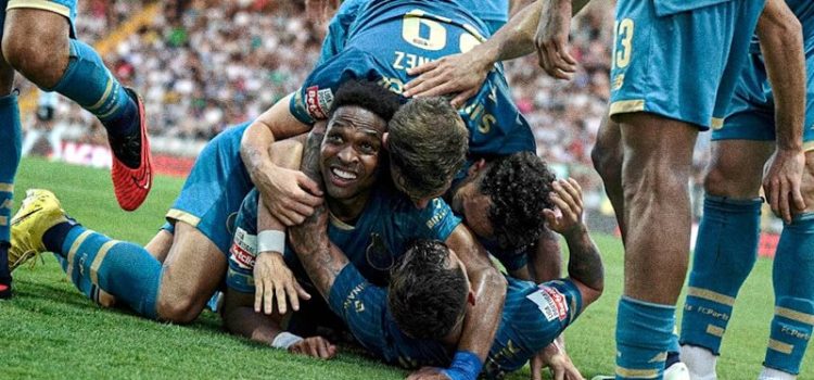 Wendell festeja golo da vitória do FC Porto diante do Moreirense