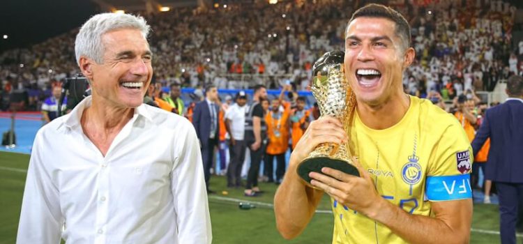 Luís Castro e Cristiano Ronaldo conquistam o seu primeiro título pelo Al Nassr.