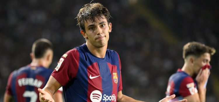 João Félix estreia-se a marcar pelo Barcelona