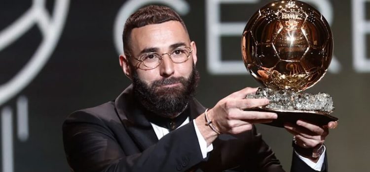 Bola de Ouro conquistada por Karim Benzema em 2022.
