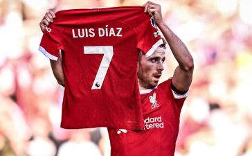Diogo Jota dedica golo pelo Liverpool a Luis Díaz
