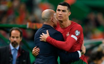 Roberto Martínez, selecionador nacional, e Cristiano Ronaldo.