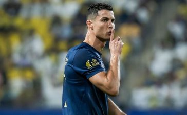 Cristiano Ronaldo manda calar adeptos do Al Ettifaq.