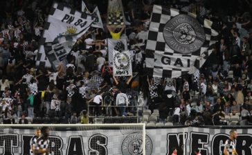 Adeptos do Boavista a apoiar a equipa