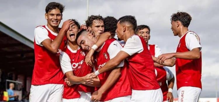 Jogadores do SC Braga celebram golo da vitória sobre o Union Berlim na Youth League.
