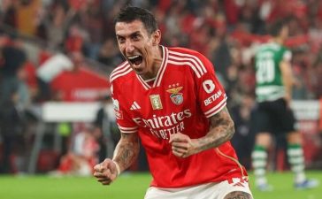 Ángel Di Maria festeja vitória no derbi entre Benfica e Sporting.