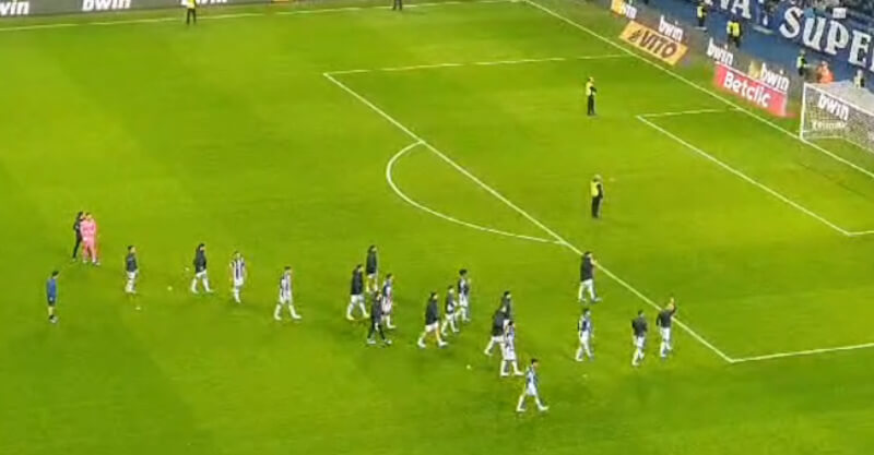 Equipa do FC Porto assobiada pelos adeptos após derrota frente ao Estoril.