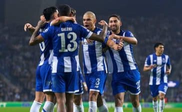 Jogadores do FC Porto festejam vitória sobre o Shakhtar Donetsk na Liga dos Campeões.