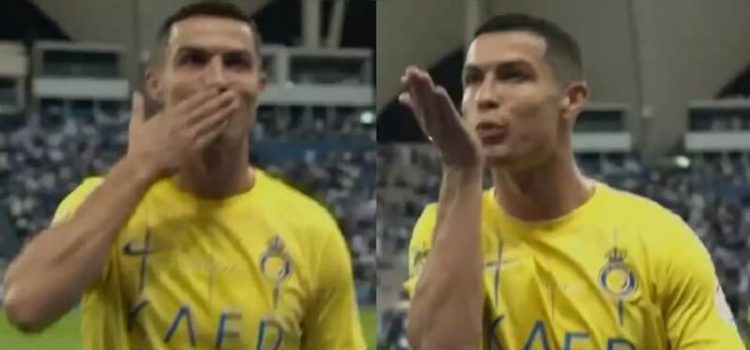 Cristiano Ronaldo manda beijos para adeptos do Al Hilal.