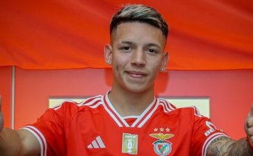 Gianluca Prestianni oficializado como reforço do Benfica.