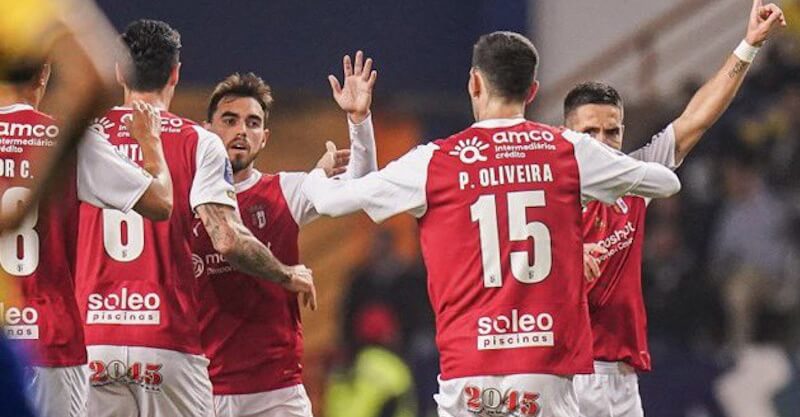 SC Braga festeja conquista da Taça da Liga diante do Estoril.