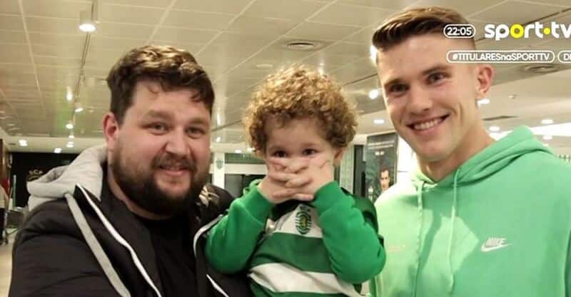 Momento em que Viktor Gyökeres conheceu menino adepto do Sporting que imitou a sua celebração no jogo com o U. Leiria.