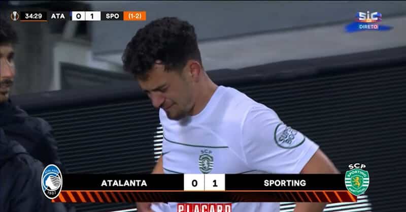 Pedro Gonçalves, jogador do Sporting, em lágrimas após lesão no jogo com a Atalanta.