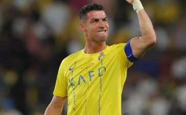 Cristiano Ronaldo festeja hat trick no Al Nassr-Al Wehda.