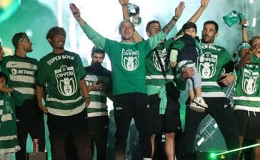 Jogadores do Sporting festejam o título no Marquês de Pombal!