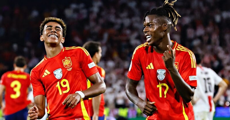 lamine Yamal e Nico Williams celebram golo no Espanha-Geórgia do Euro 2024.