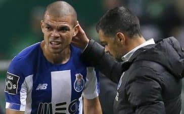 Pepe e Sérgio Conceição, respetivamente capitão e treinador do FC Porto.