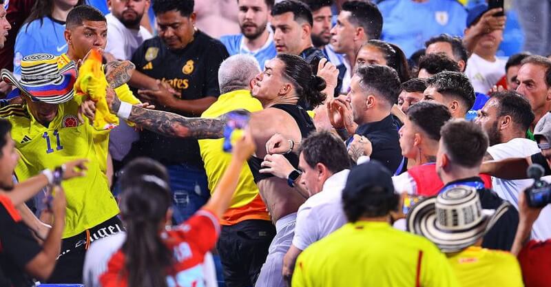 Darwin Nuñez em troca de agressões com adeptos no Uruguai-Colômbia da Copa América.