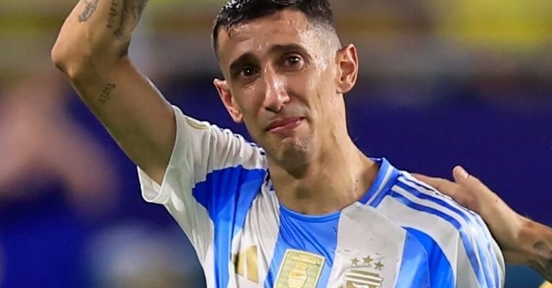 Ángel Di Maria em lágrimas no jogo de despedida pela Argentina na final da Copa América.