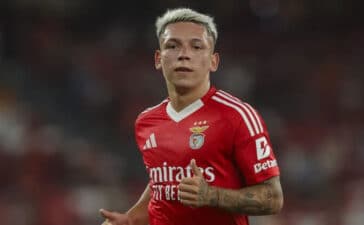 Gianluca Prestianni, jogador do Benfica em ação na Eusébio Cup.