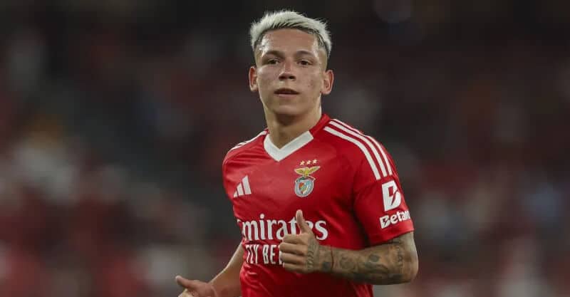 Gianluca Prestianni, jogador do Benfica em ação na Eusébio Cup.