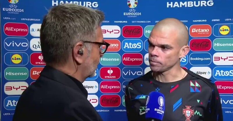 Pepe homenageado por Sousa Martins após eliminação de Portugal do Euro 2024.