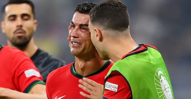 Cristiano Ronaldo em lágrimas no Portugal-Eslovénia.
