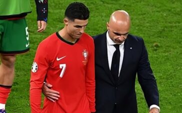 Cristiano Ronaldo e Roberto Martínez após o Portugal-França do Euro 2024.