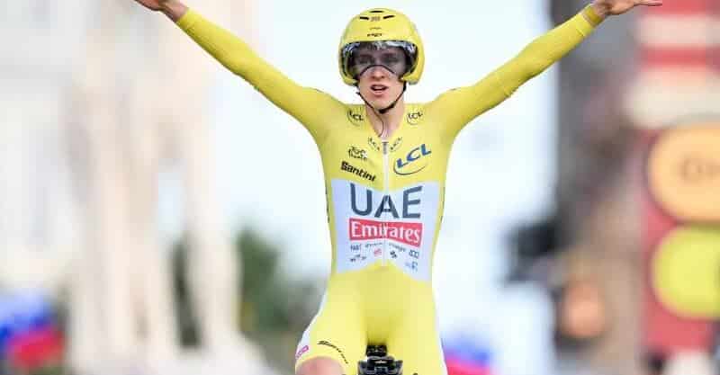 Tadej Pogacar, ciclista esloveno, na vitória da Volta a França.