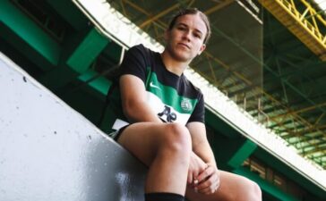 Telma Encarnação, avançada do Sporting.