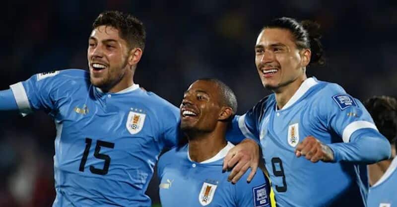 Jogadores do Uruguai celebram vitória sobre o Canadá na Copa América.