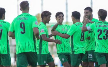 Jogadores do Sporting festejam um dos golos marcados na goleada ao Nacional.