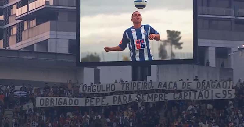 Homenagem dos adeptos do FC Porto a Pepe.