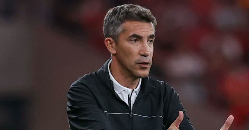 Bruno Lage no primeiro jogo desde que regressou ao Benfica.