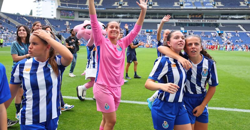 Jogadoras do FC Porto no jogo de apresentação do futebol feminino.