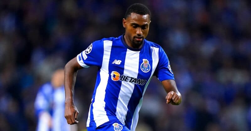 Otávio, central do FC Porto.