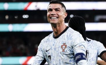 Cristiano Ronaldo festeja golo no Portugal-Croácia.