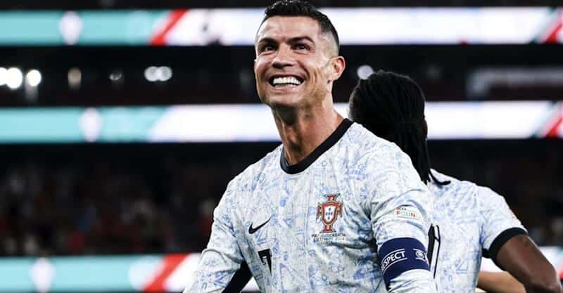 Cristiano Ronaldo festeja golo no Portugal-Croácia.