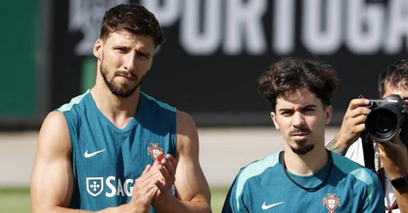 Rúben Dias e Vitinha no treino da Seleção Nacional.