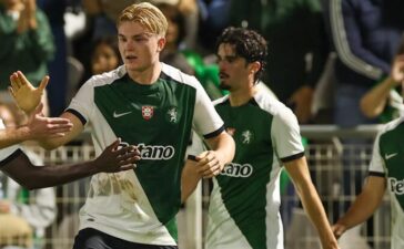 Conrad Harder festeja golo no Portimonense-Sporting da Taça de Portugal.